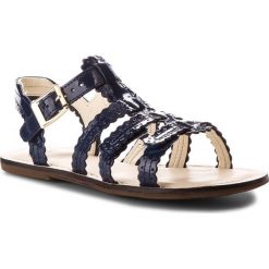 Sandały CLARKS - Loni Moon 261321056 Blue Patent Leather. Niebieskie sandały dziewczęce Clarks, ze skóry ekologicznej, bez zapięcia. W wyprzedaży za 89,00 zł.