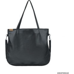 Pacco bag torebka czarna na zamek miejska vegan. Czarne torebki klasyczne damskie Pakamera, w paski. Za 170,00 zł.