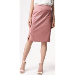Różowa Spódnica So Cool. Różowe spódniczki damskie Born2be, s, bez wzorów, midi. Za 79,99 zł.