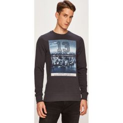 Produkt by Jack & Jones - Bluza. Niebieskie bluzy męskie PRODUKT by Jack & Jones, s, z nadrukiem, z poliesteru, z okrągłym kołnierzem, bez rękawów, bez kaptura. W wyprzedaży za 49,90 zł.