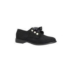 Derby Casu Czarne półbuty sznurowane z perełkami G273. Niebieskie derby damskie marki La Redoute Collections, w paski, z materiału, z okrągłym noskiem, na koturnie. Za 59,99 zł.