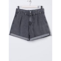 Jeansowe szorty paperbag - Szary. Szare szorty damskie Sinsay, bez wzorów, z jeansu. Za 79,99 zł.