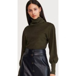 Bluzka z golfem - Khaki. Brązowe bluzki damskie Reserved, s, bez wzorów, bez rękawów. Za 69,99 zł.