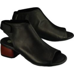 RIEKER REMONTE R8770-01 black, sandały damskie. Czarne sandały damskie Rieker Remonte, bez wzorów, ze skóry, bez obcasa, na obcasie, bez zapięcia. Za 299,90 zł.