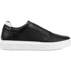 Geox - Buty. Czarne sneakersy męskie Geox, z okrągłym noskiem, na sznurówki. W wyprzedaży za 339,90 zł.