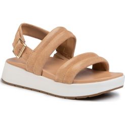 Sandały UGG - W Lynnden 1111071 Bnz. Pomarańczowe klapki damskie Ugg, bez wzorów, ze skóry, bez obcasa. Za 479,00 zł.