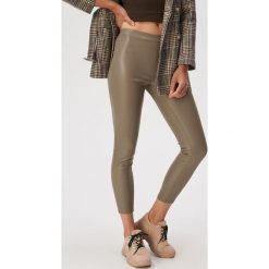 Legginsy ze skóry ekologicznej - Brązowy. Pomarańczowe legginsy damskie Sinsay, s, bez wzorów, ze skóry ekologicznej. Za 39,99 zł.