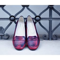 Baleriny lordsy - skóra naturalna - model 025 - kolor czarno-czerwony. Czerwone baleriny damskie Zapato, bez wzorów, z jeansu, eleganckie, na niskim obcasie, na obcasie. W wyprzedaży za 224,25 zł.