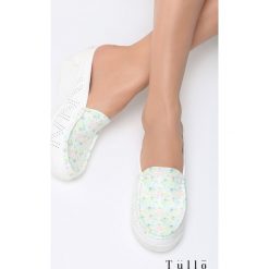 Białe Klapki Extra Choice. Białe klapki damskie Multu, bez wzorów, bez obcasa, na koturnie. Za 29,99 zł.