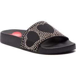 Klapki LOVE MOSCHINO - JA28032G17IN0000 Nero. Czarne klapki damskie Love Moschino, bez wzorów, ze skóry ekologicznej, bez obcasa. W wyprzedaży za 319,00 zł.