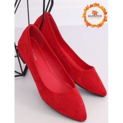 Baleriny z migdałowymi noskami czerwone RC-76 RED. Czerwone baleriny damskie obuwie damskie, bez wzorów, z zamszu, klasyczne, na niskim obcasie. Za 57,38 zł.