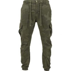 Joggery męskie: Urban Classics Cargo Jogging Pants Spodnie dresowe kamuflaż Woodland
