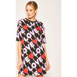 Sukienka codzienna LOVE MOSCHINO W592300M 4180. Sukienki damskie Love Moschino, na co dzień, m, bez wzorów, z bawełny, bez kołnierzyka, bez rękawów, proste. Za 799,00 zł.