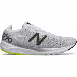 New Balance M890WB7. Szare buty sportowe męskie New Balance, z gumy, bez zapięcia, tenisowe. Za 499,99 zł.