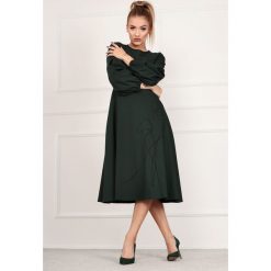 Sukienka midi rozkloszowana elegancka - zielony, s. Zielone sukienki damskie e-margeritka.pl, s, z aplikacjami, z elastanu, eleganckie, bez kołnierzyka, z długim rękawem, długie, midi, rozkloszowane. Za 224,99 zł.