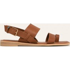 Toms - Sandały skórzane Freya. Żółte klapki damskie Toms, bez wzorów, ze skóry, bez obcasa, na obcasie. W wyprzedaży za 289,90 zł.