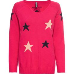 Sweter dzianinowy w gwiazdy bonprix różowy hibiskus. Różowe swetry damskie marki bonprix, bez wzorów, z dzianiny, bez rękawów, bez kaptura. Za 89,99 zł.