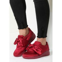 Czerwone Buty Sportowe Sound Of Silence. Czerwone buty sportowe damskie marki other, z materiału. Za 89,99 zł.