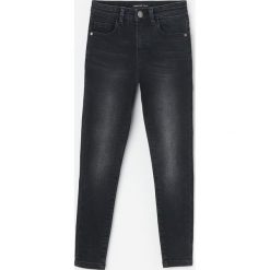 Jeansy skinny fit z efektem sprania - Czarny. Czarne jeansy damskie Reserved. Za 79,99 zł.