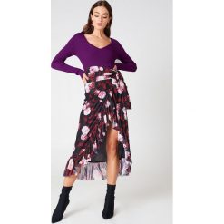 NA-KD Trend Kopertowa spódnica maxi z siateczki - Pink,Multicolor. Różowe spódniczki damskie NA-KD Trend, bez wzorów, maxi, asymetryczne. Za 80,95 zł.