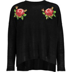 Blue Seven - Sweter dziecięcy 140-176 cm. Czarne swetry dziewczęce z haftami, z dzianiny, z okrągłym kołnierzem, krótkie. W wyprzedaży za 49,90 zł.