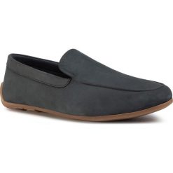 Mokasyny CLARKS - Reazor Plain 261480307 Blue Nubuck. Niebieskie mokasyny męskie Clarks, na co dzień, bez wzorów, ze skóry, klasyczne, bez zapięcia. Za 429,00 zł.