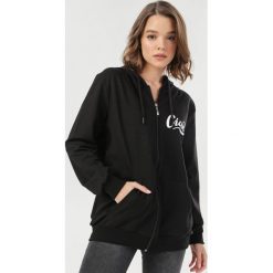 Czarna Bluza Desily. Czarne bluzy damskie Born2be, s, bez wzorów, bez rękawów, bez kaptura. Za 69,99 zł.