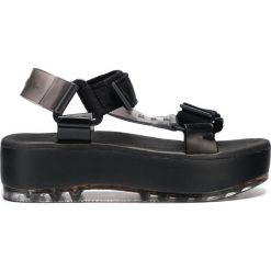 Melissa Papete Sandały Czarny. Czarne sandały damskie Melissa, w paski, z materiału, bez obcasa, na platformie, z paskami. Za 447,95 zł.