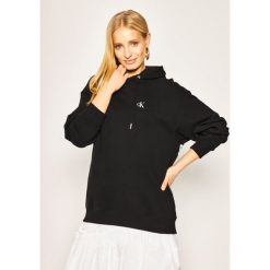Bluza Calvin Klein Jeans Logo Hoodie J20J213903. Czarne bluzy damskie Calvin Klein Jeans, s, bez wzorów, z bawełny, bez rękawów, bez kaptura. W wyprzedaży za 359,00 zł.