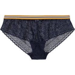 Figi hipster bonprix ciemnoniebieski. Niebieskie majtki damskie bonprix, w paski, z koronki. Za 32,99 zł.