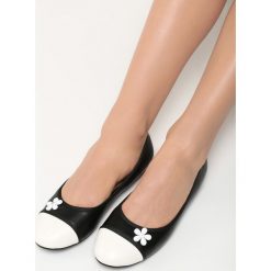 Czarne Balerinki White Daisy. Czarne baleriny damskie Born2be, bez wzorów, ze skóry, bez obcasa, na płaskiej podeszwie. Za 49,99 zł.