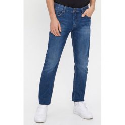 Jeansy regular fit - Granatowy. Niebieskie jeansy męskie House, m, bez wzorów. Za 139,99 zł.