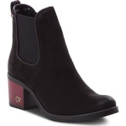 Buty zimowe damskie: Botki CARINII - B4667/C 360-E50-POL-861