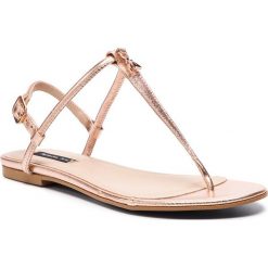 Sandały PATRIZIA PEPE - 2V4216/A3LT-Y350 Oro Rose. Różowe klapki damskie Patrizia Pepe, bez wzorów, ze skóry, bez obcasa, na obcasie. W wyprzedaży za 309,00 zł.