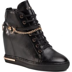 Sneakersy CARINII - B5476 E50-000-000-B88. Czarne półbuty damskie Carinii, na co dzień, bez wzorów, ze skóry, bez obcasa, na koturnie, bez zapięcia. Za 529,00 zł.