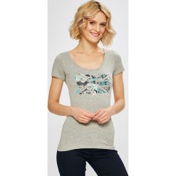 Pepe Jeans - Top Cara. Szare topy damskie Pepe Jeans, s, z nadrukiem, z bawełny, z okrągłym kołnierzem. Za 99,90 zł.
