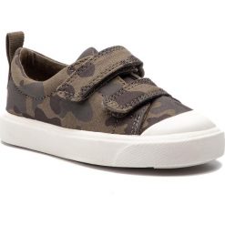 Trampki CLARKS - City FlareLo T 261423156 Olive Camo. Zielone trampki chłopięce Clarks, bez wzorów, z tworzywa sztucznego, na rzepy. W wyprzedaży za 119,00 zł.