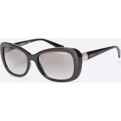 Vogue Eyewear - Okulary. Czarne okulary przeciwsłoneczne damskie marki VOGUE Eyewear, owalne. W wyprzedaży za 429,90 zł.