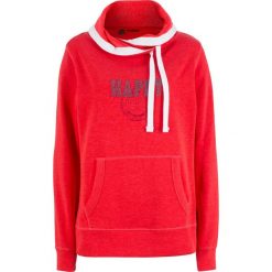 Bluza z golfem bonprix truskawkowy z nadrukiem. Czerwone bluzy z nadrukiem damskie bonprix. Za 74,99 zł.