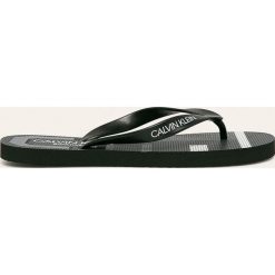 Calvin Klein Underwear - Japonki. Czarne kapcie męskie Calvin Klein Underwear, z materiału. W wyprzedaży za 99,90 zł.