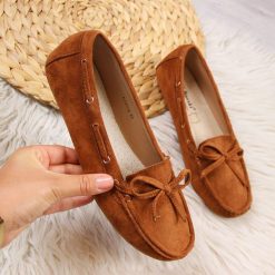 Mokasyny damskie z kokardką camel S.Barski - camel. Brązowe mokasyny damskie S.barski, bez wzorów, bez obcasa, bez zapięcia. Za 89,99 zł.