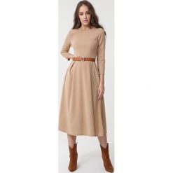Beżowa Sukienka Portobello. Brązowe sukienki damskie Born2be, s, eleganckie, z okrągłym kołnierzem, midi, rozkloszowane. Za 89,99 zł.