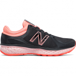 New Balance W720LO4. Czarne buty sportowe damskie New Balance, bez wzorów, z gumy, do biegania. Za 199,99 zł.