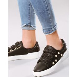 Czarne Buty Sportowe Eagle Eye. Czarne buty sportowe damskie Multu, bez wzorów, sportowe. Za 39,99 zł.