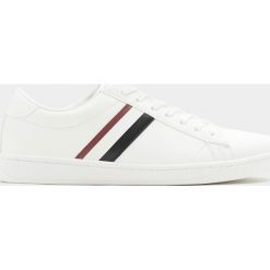 Buty męskie: Miejskie buty w sportowym stylu
