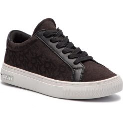 Sneakersy DKNY - Court K2047881 Black. Czarne półbuty damskie DKNY, bez wzorów, ze skóry, eleganckie, bez obcasa, na płaskiej podeszwie, na sznurówki. W wyprzedaży za 339,00 zł.