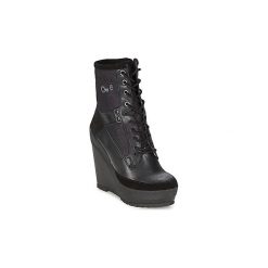 Botki G-Star Raw ROMERO MARKER WEDGE II. Czarne botki damskie G-Star RAW, retro, bez obcasa, bez zapięcia. W wyprzedaży za 587,30 zł.