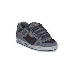 Buty Globe SABRE. Czarne trampki męskie marki Globe, bez wzorów, bez zapięcia. Za 489,00 zł.