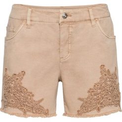 Szorty z koronką bonprix beżowy Sahara. Brązowe spodnie damskie bonprix, na lato, w koronkowe wzory, z koronki. Za 109,99 zł.