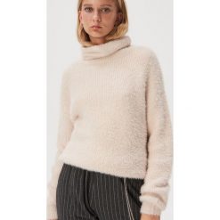 Puszysty sweter z golfem - Beżowy. Brązowe swetry damskie Sinsay, xl, bez wzorów, bez rękawów, bez kaptura. Za 79,99 zł.